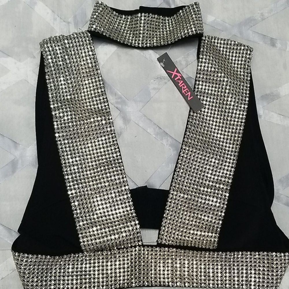 Black top with rhinestones details size L new